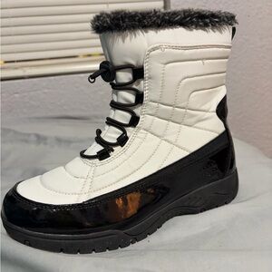 Totes White and Black Women's Quilted Winter Lace-Up Boot